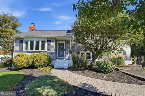 18 Oakdale Blvd, YARDLEY, PA, 19067-3413 | Card Image