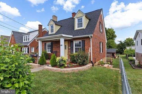 414 E 6th St, Front Royal, VA, 22630-4004 | Card Image