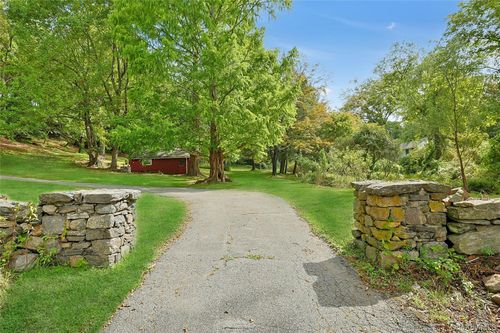 290 Bedford Banksville Rd, Bedford, NY, 10506-1925 | Card Image