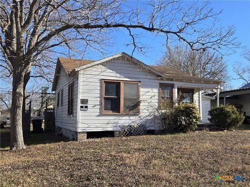 508 E French St, Cuero, TX, 77954-2835 | Card Image