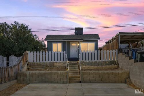 217 F St, Taft, CA, 93268 | Card Image