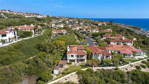 28 Sandy Cv, Newport Coast, CA, 92657-2117 | Card Image