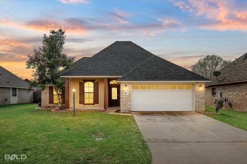 806 Applewood Trl, Haughton, LA, 71037-9357 | Card Image