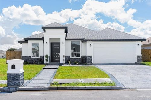 529 Country Club Dr, Alamo, TX, 78516-2523 | Card Image