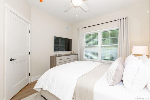 207 Romar Court, Babylon, NY, 11704 | Card Image