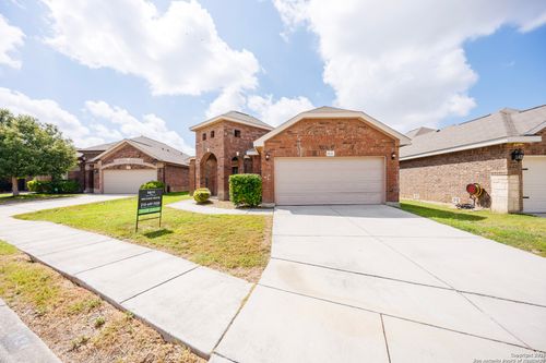 8134 Grissom Cir, San Antonio, TX, 78251-2830 | Card Image