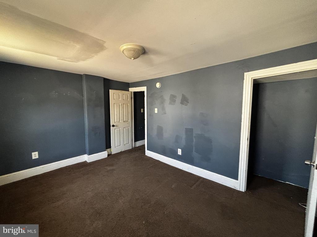 Residential in MOUNT HOLLY 4