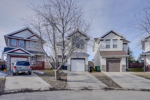 117 Coral Springs Mews Ne, Home with 3 bedrooms, 3 bathrooms and 2 parking in Calgary AB | Card Image