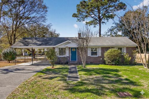 847 Santee St, Charleston, SC, 29412-3532 | Card Image