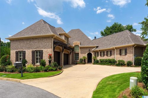 300 Woodward Ct, Hoover, AL, 35242-6039 | Card Image