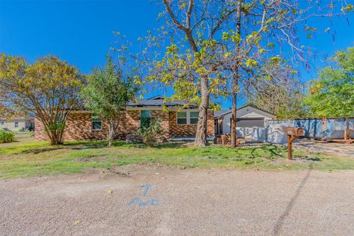 605 Lloyd, Italy, TX, 76651-3785 | Card Image