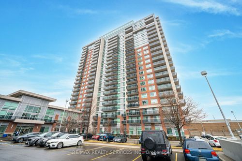 211-215 Queen St E, Brampton, ON, L6W0A9 | Card Image