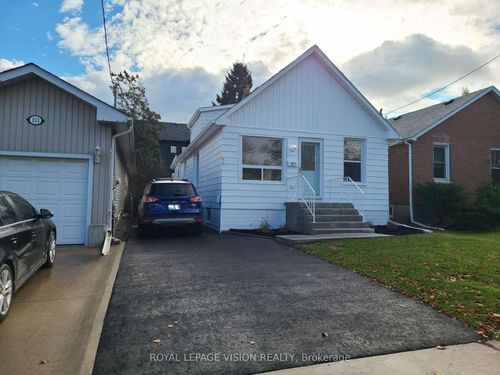 157 College Ave, Oshawa, ON, L1J1R3 | Card Image