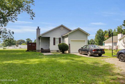 103 Gracie Farms Rd, New Bern, NC, 28560-9355 | Card Image
