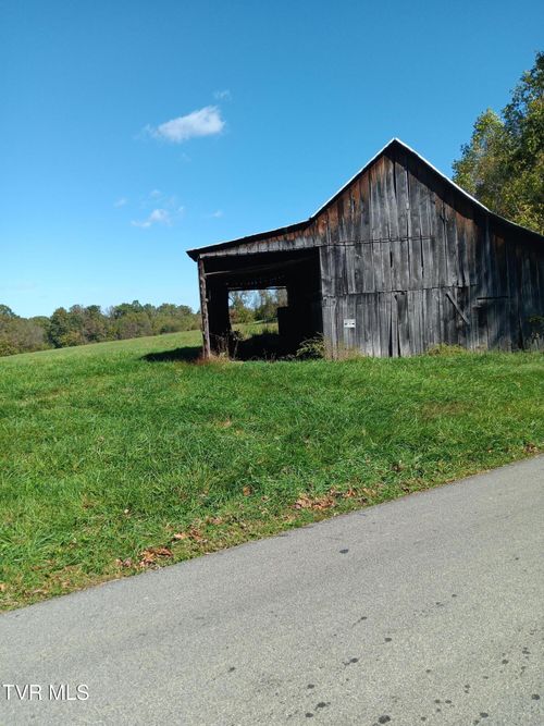 98 Lake Meadow Dr, Johnson City, TN, 37615-4094 | Card Image