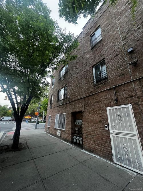 865 E 178th St, Bronx, NY, 10460-1752 | Card Image