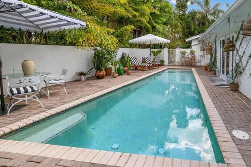 202 32nd St, West Palm Beach, FL, 33407-4906 | Card Image