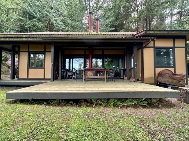 398 East Point Road, House other with 2 bedrooms, 1 bathrooms and null parking in Saturna Island BC | Image 4