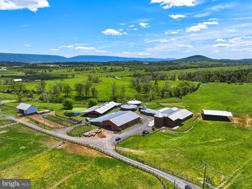 137-A Brady Ln, MOUNT JACKSON, VA, 22842-2969 | Card Image