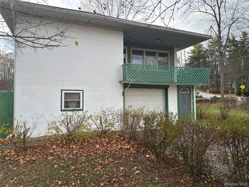 128 Weyants Ln, Newburgh, NY, 12550-8830 | Card Image