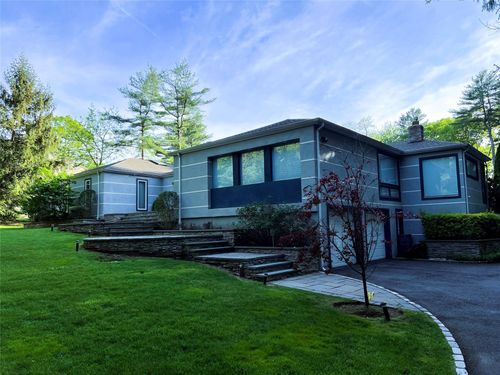 11 Faulkner Ln, Dix Hills, NY, 11746-5913 | Card Image