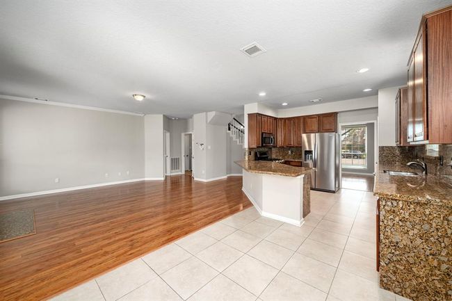 View towards the kitchen from the breakfast room | Image 13