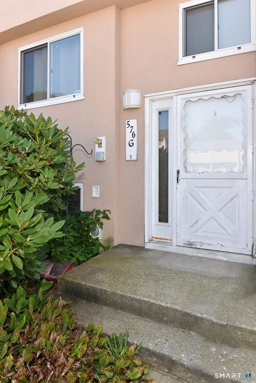 g69-576 Shennecossett Rd, Groton, CT, 06340-5289 | Card Image