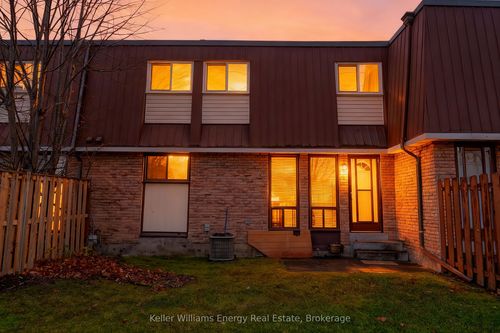 39-1333 Mary St N, Oshawa, ON, L1G6Z3 | Card Image