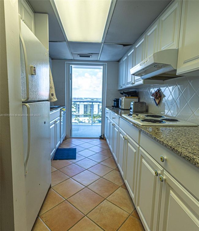 APT-1809 - 2841 N Ocean Blvd, Condo with 2 bedrooms, 2 bathrooms and null parking in Fort Lauderdale FL | Image 8