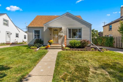 3666 S 21st St, Milwaukee, WI, 53221-1524 | Card Image