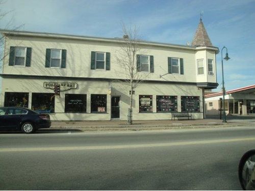 apt-8-4 Martin St, Derry, NH, 03038-2348 | Card Image