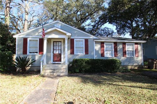 300 Border Dr E, Mobile, AL, 36608-2750 | Card Image