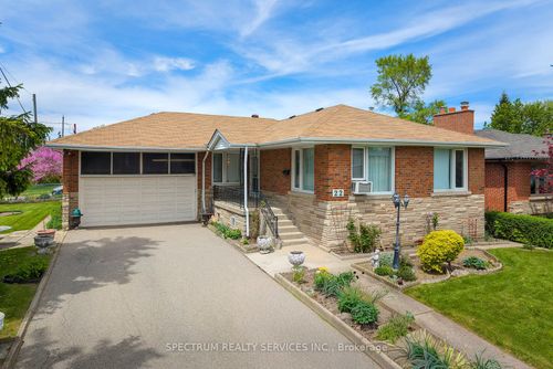 22 Barksdale Avenue, North York, ON, M3H4S3 | Card Image