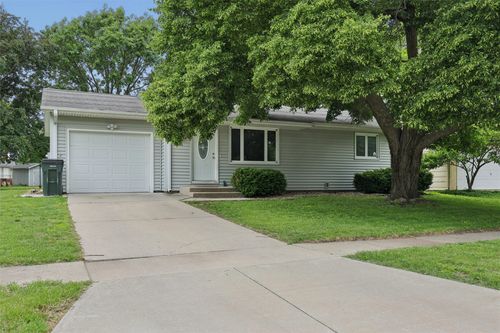 636 Garden Rd, Ames, IA, 50010-8559 | Card Image
