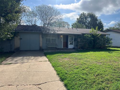 518 Stonewall Dr, Euless, TX, 76039-7511 | Card Image