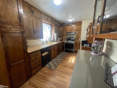 603 W Chestnut St, Home with 3 bedrooms, 2 bathrooms and 1 parking in Bloomfield IA | Image 3