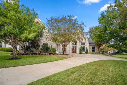 26 Brookgreen Cir S, Montgomery, TX, 77356-8360 | Card Image