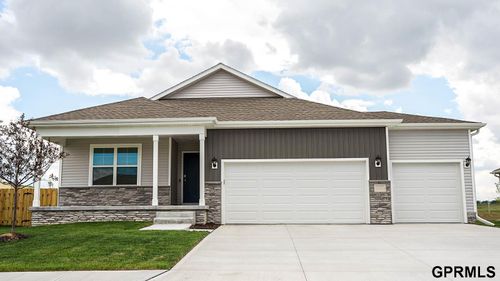 8111 S 200th St, Gretna, NE, 68028-4685 | Card Image