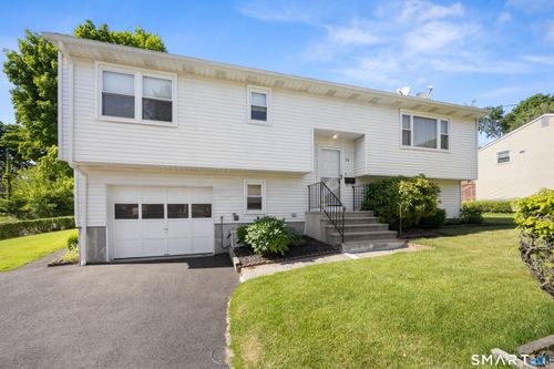 39 Munson Ave, Waterbury, CT, 06705-2335 | Card Image