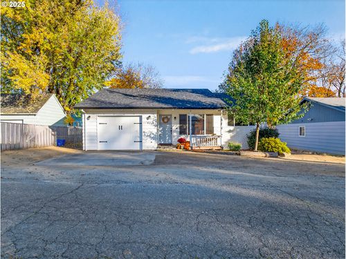 945 Laurel Ln, Oregon City, OR, 97045-3708 | Card Image