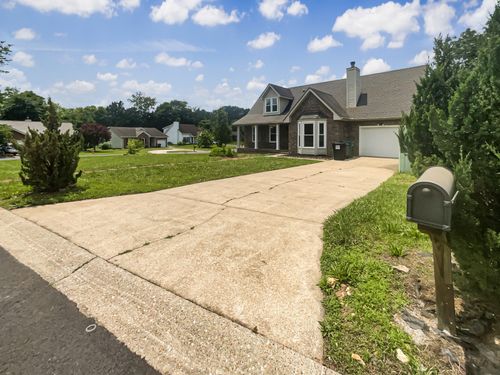 204 Melodie Dr, Clarksville, TN, 37043-5265 | Card Image