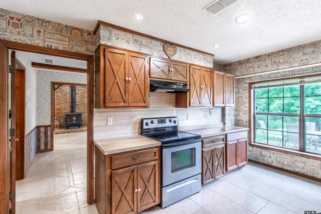 13402 County Road 1131, House other with 3 bedrooms, 2 bathrooms and null parking in Flint TX | Image 12