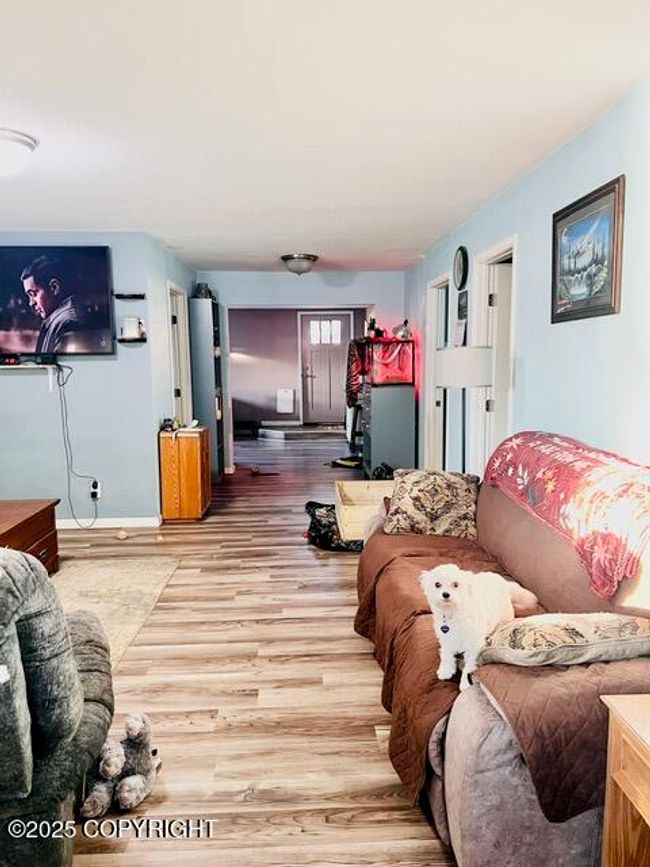 Living Room (4) | Image 14