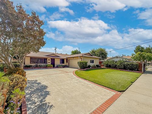 10514 Hillview Ave, Chatsworth, CA, 91311-2123 | Card Image
