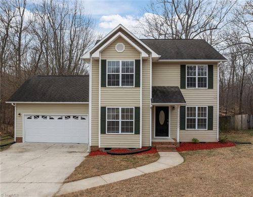2017 Priya St, Thomasville, NC, 27360-8623 | Card Image