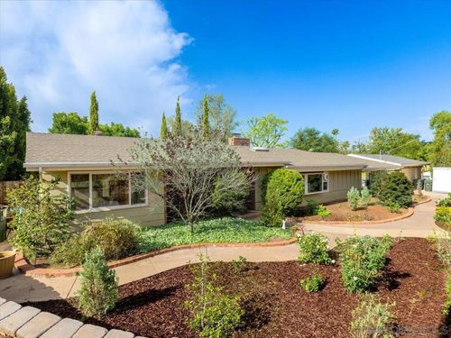877 Montview Dr, Escondido, CA, 92025-5931 | Card Image