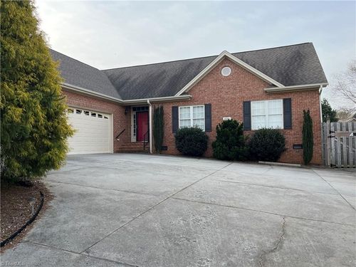 6044 Aaron Place Ln, Kernersville, NC, 27284-7572 | Card Image