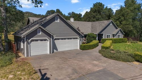 8957 Knobhill Circle, Redding, CA, 96001 | Card Image