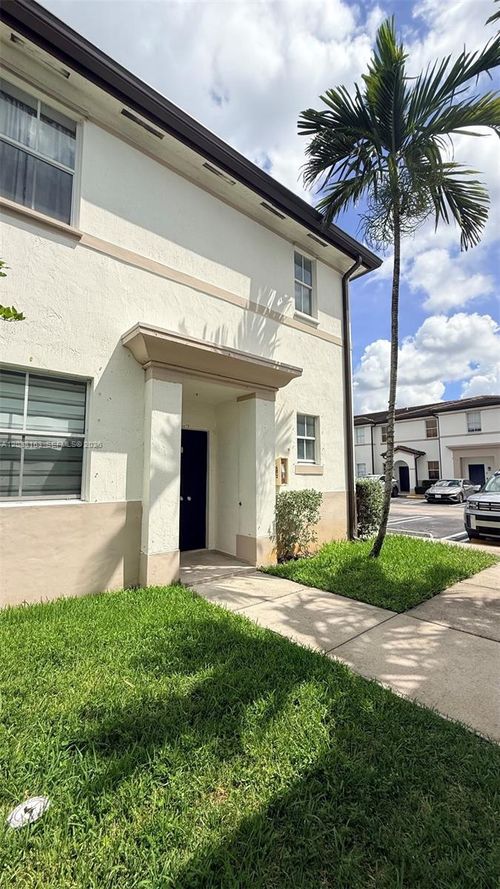 7-8177 W 36th Ave, Hialeah, FL, 33018-1843 | Card Image