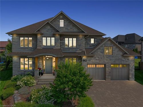 912 Fall Harvest Crt, Kitchener, ON, N2P0G6 | Card Image